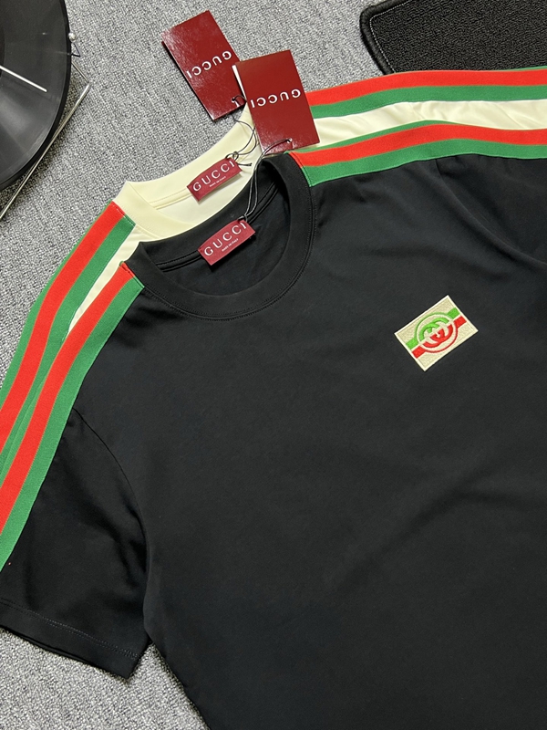 ブランドTシャツ側面デザイン